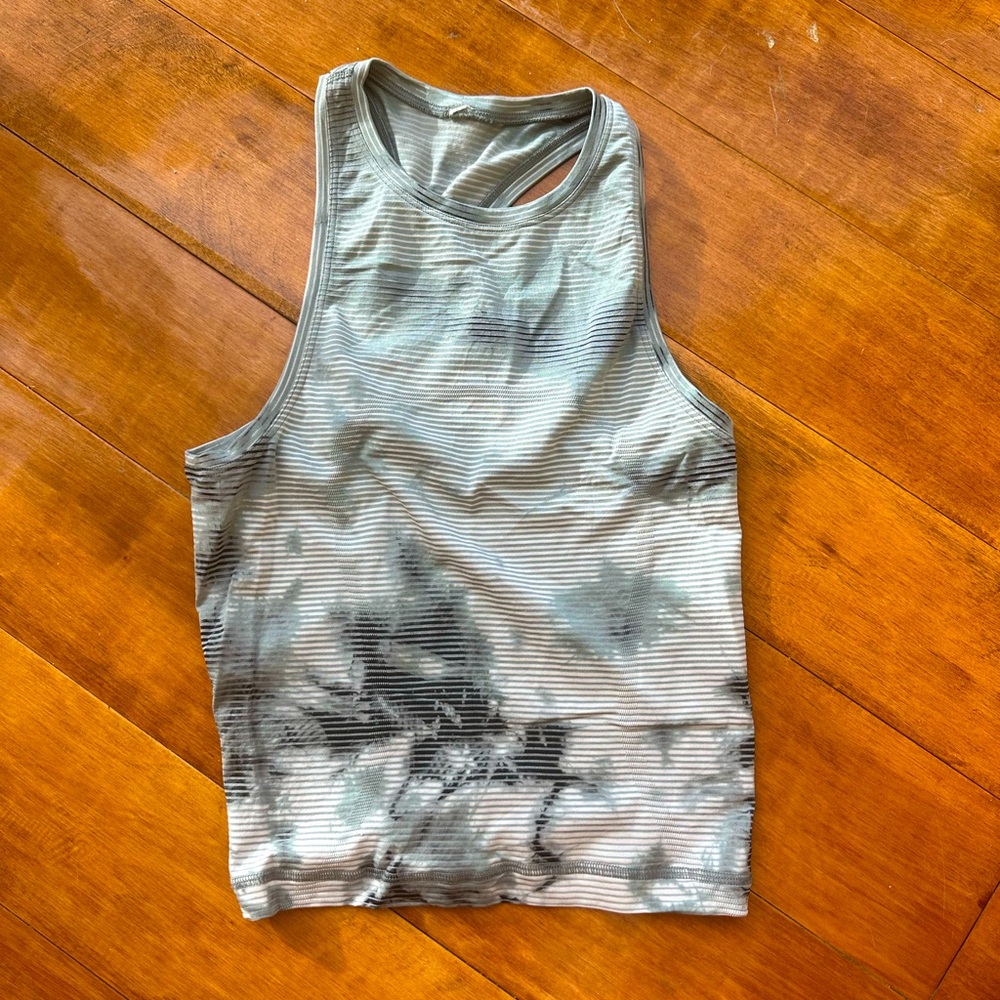 Lululemon tank
